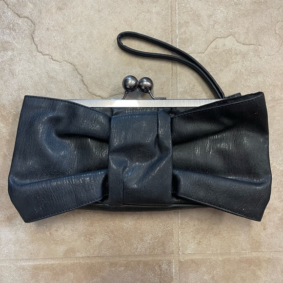 Classy Jessica Simpson Black Bow Clutch! - Picture 3 of 8